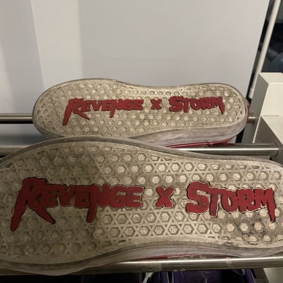 Revenge x Storm – Red - Picture 5 of 8